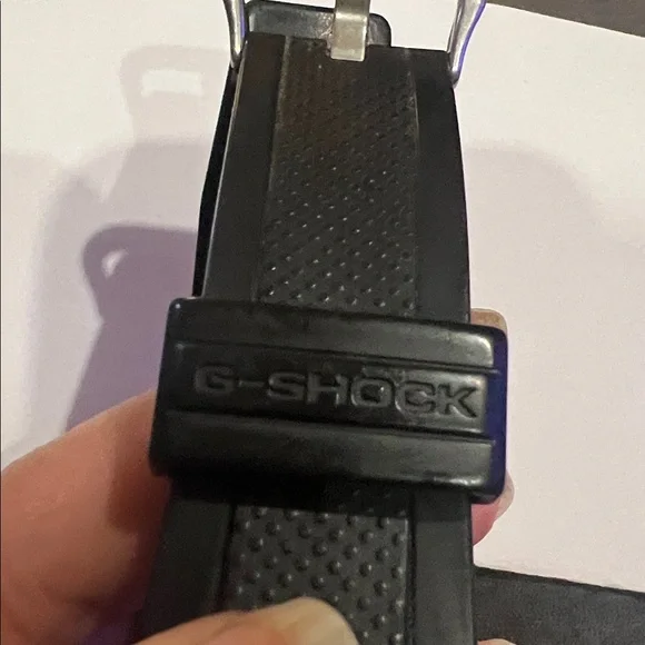 Casio G-Shock G-Steel GST-B100-1A shock resistant - Picture 9 of 12